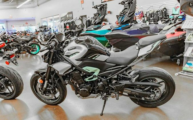 2025 Kawasaki ZR900SSFAN