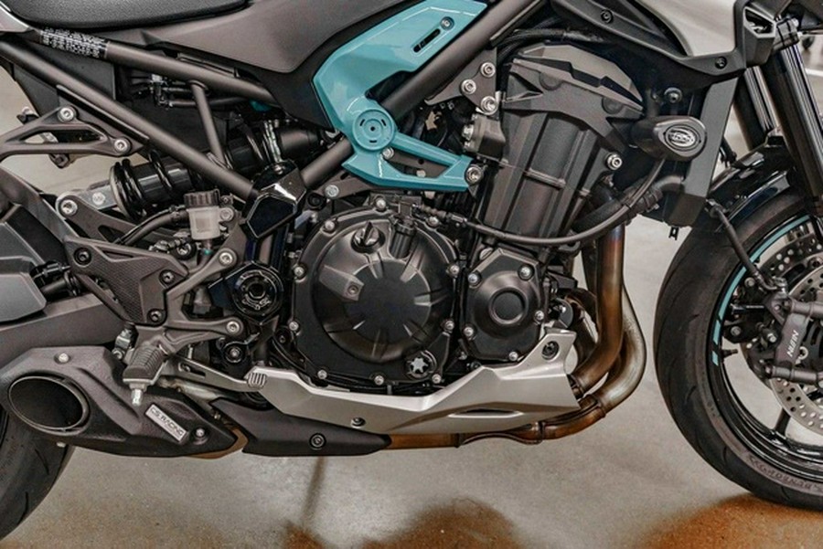 2025 Kawasaki ZR900SSFAN