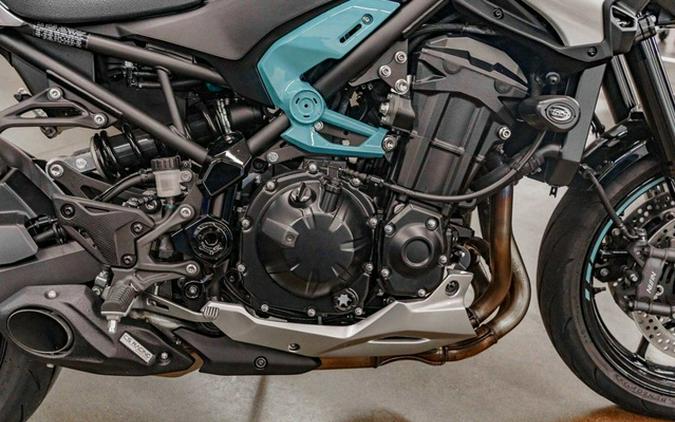 2025 Kawasaki ZR900SSFAN