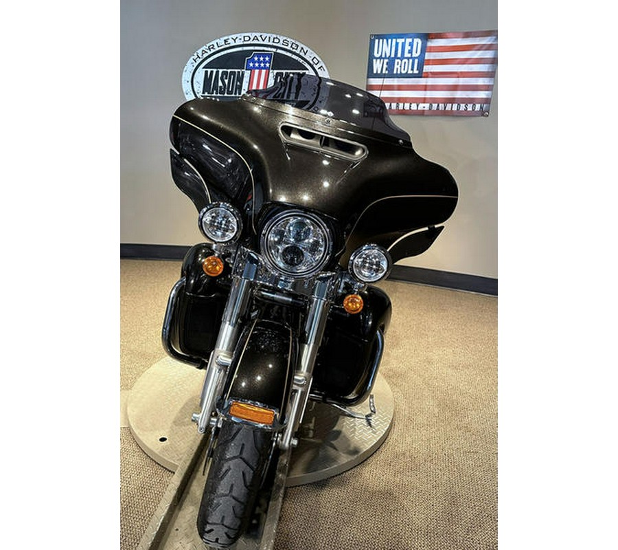 2017 Harley-Davidson® FLHTKL - Ultra Limited Low