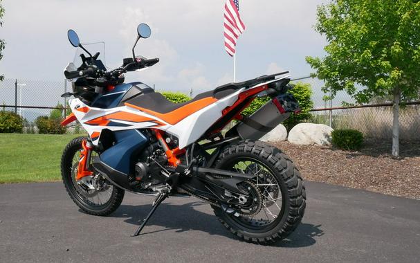 2024 KTM Adventure 890 R