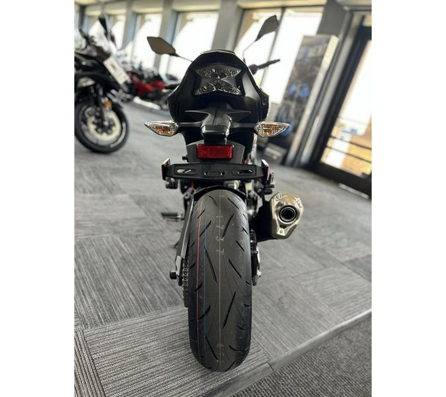 2024 Kawasaki Z900 ABS Candy Persimmon Red/Ebony