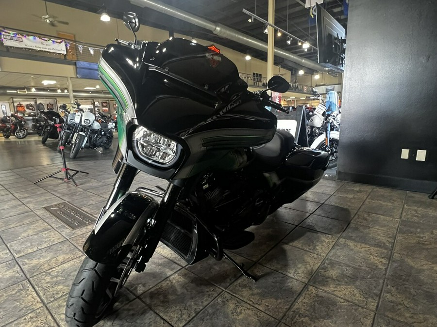 2025 Harley-Davidson Street Glide™ – Iconic Touring Style