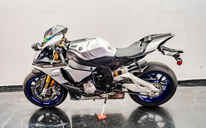 2015 Yamaha Motor Corp., USA YZF-R1M