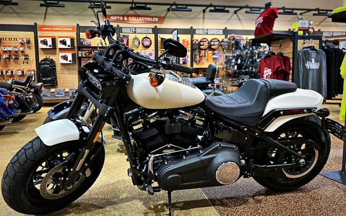 2019 Harley-Davidson Fat Bob 114 Bonneville Salt Denim