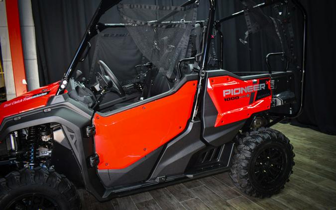 2024 Honda Pioneer 1000-5 Deluxe