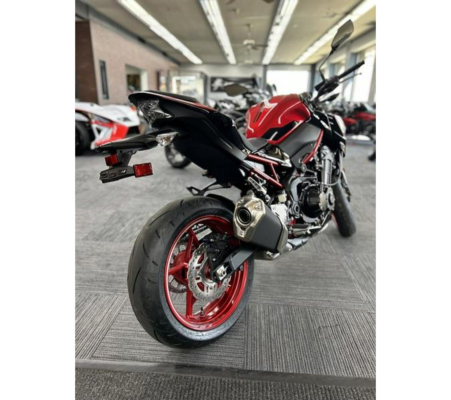 2024 Kawasaki Z900 ABS Candy Persimmon Red/Ebony