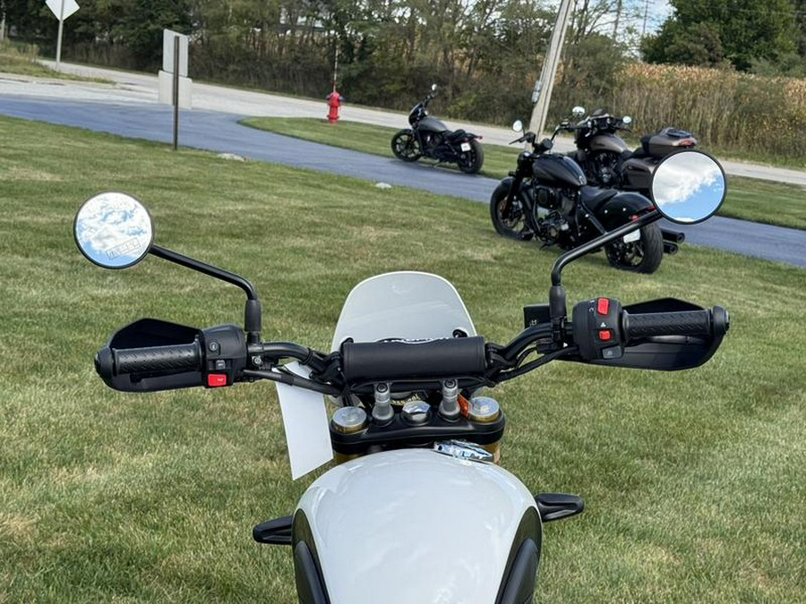 2026 Triumph SCRAMBLER 400 XC