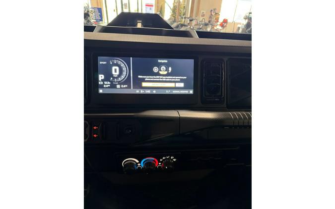 2026 Can-Am Defender LIMITED HD11