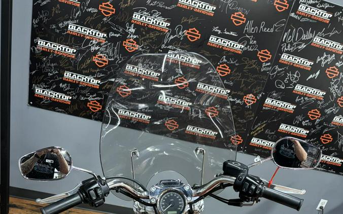 2009 Harley-Davidson 1200 Custom RED HOT SUNGLO W/PINSTRIPE