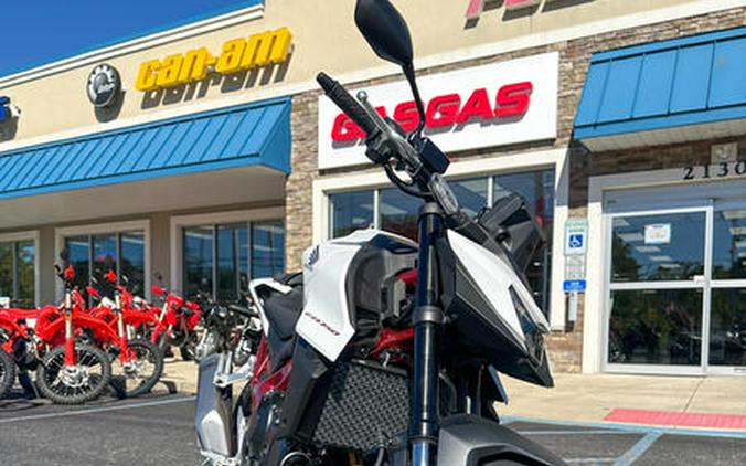 2025 Honda® CB750 Hornet