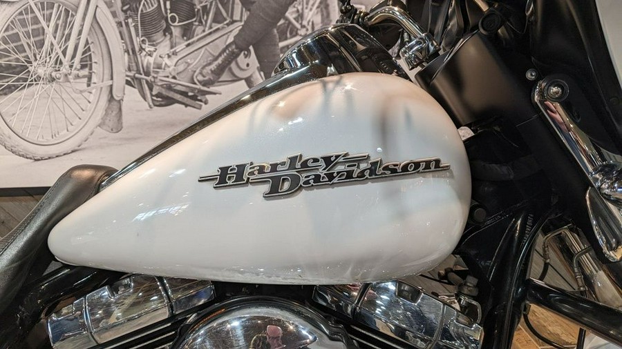 2016 Harley-Davidson Street Glide® Base