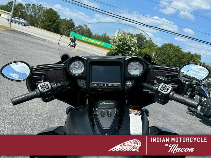 2023 Indian Motorcycle® Roadmaster® Dark Horse® Black Smoke