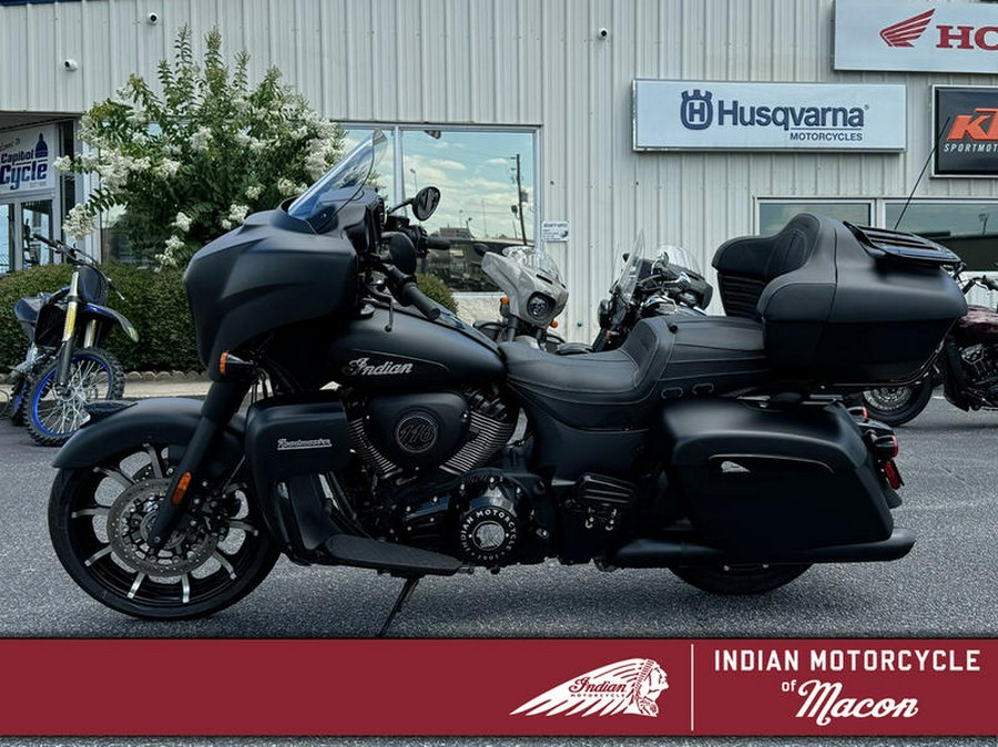 2023 Indian Motorcycle® Roadmaster® Dark Horse® Black Smoke