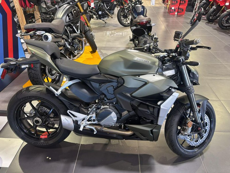 New 2025 Ducati Streetfighter V2