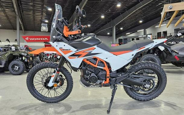 2026 KTM Adventure 390 R