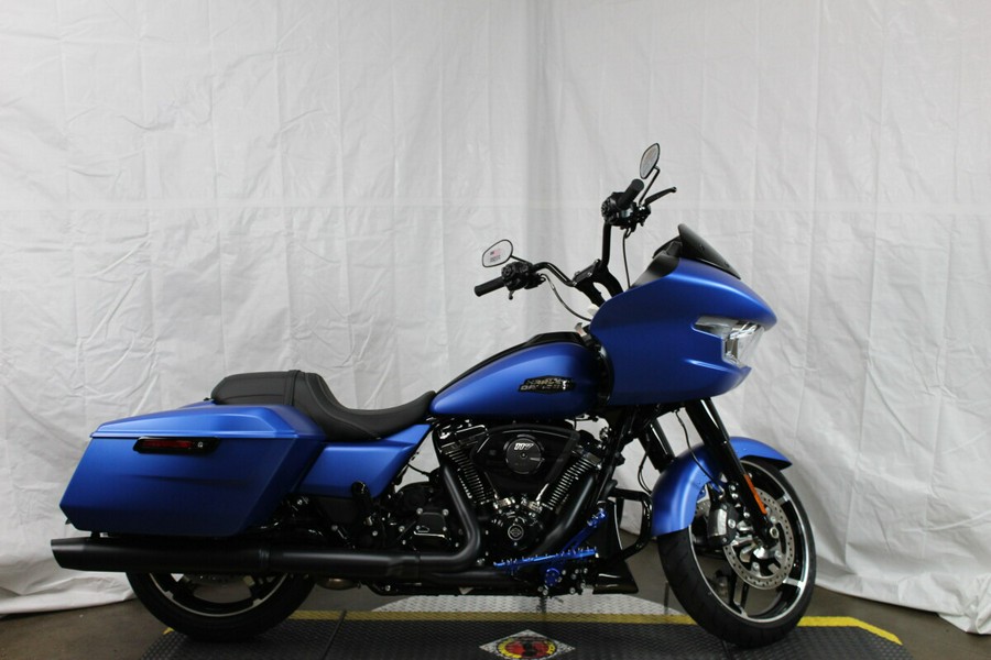 Harley-Davidson® Road Glide® 2026 FLTRX 84659472 AURORA BLUE DNM