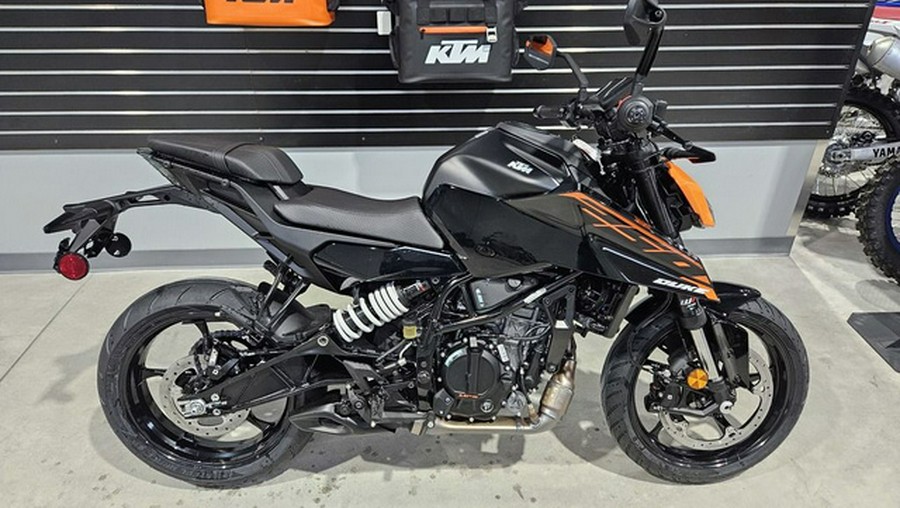2026 KTM Duke 250