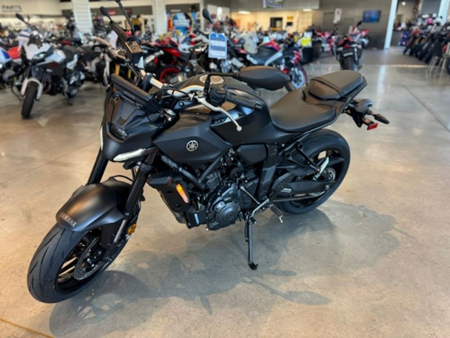 2025 Yamaha MT-07 CA