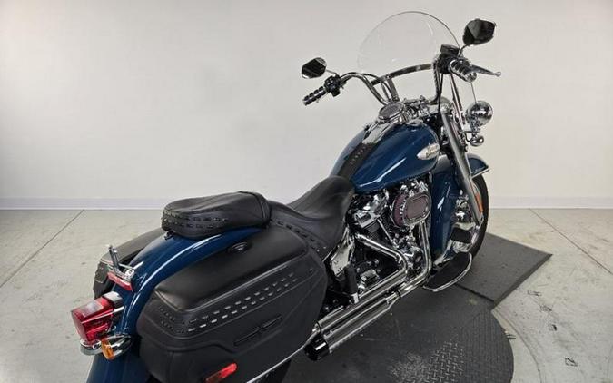 2021 Harley-Davidson® FLHC - Heritage Classic