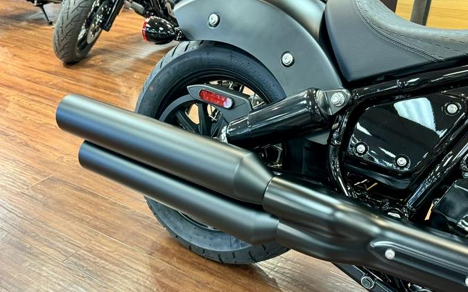 2024 Indian Motorcycle® Chief Bobber Dark Horse® Black Smoke