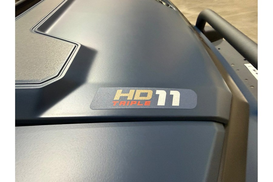 2026 Can-Am Defender LIMITED HD11