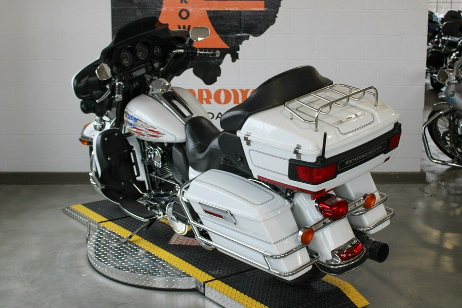 2013 Harley-Davidson Ultra Classic Electra Glide Grand American Touring FLHTCU