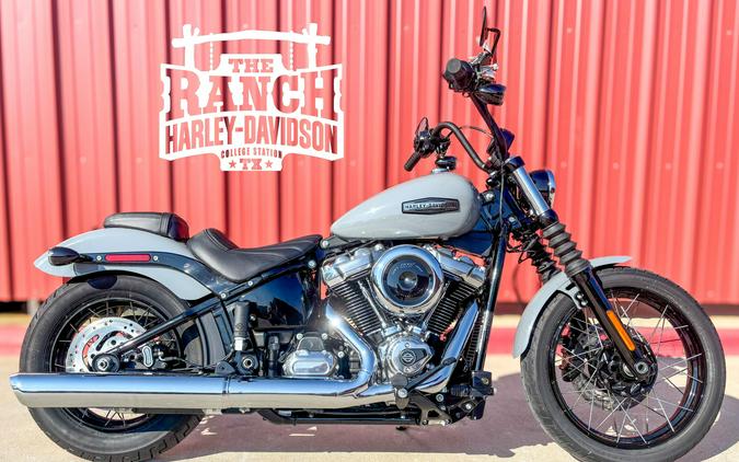 2026 Harley-Davidson® Street Bob® FXBB Dark Billiard Gray Chrome Laced Wheels
