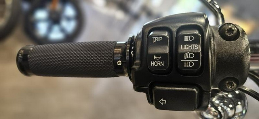 2015 Harley-Davidson® XL883L - Sportster® SuperLow®