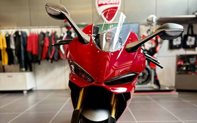 2026 Ducati PANIGALE V2S