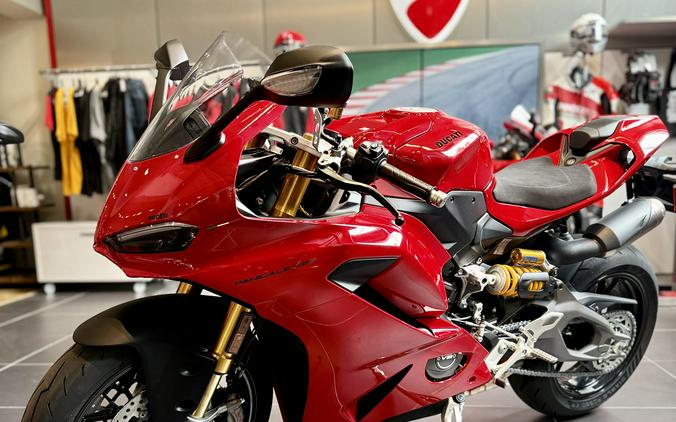 2026 Ducati PANIGALE V2S