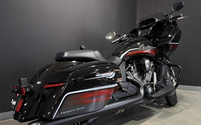 2026 Indian Challenger Dark Horse Signature Series Abyss Metallic / Red Allert