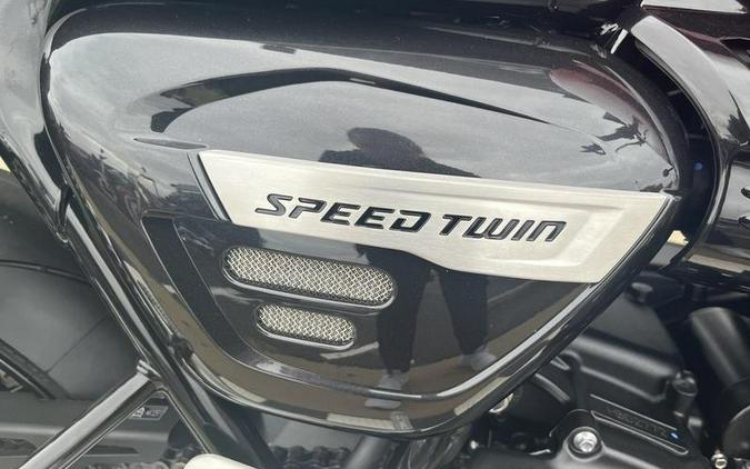 2024 Triumph Speed Twin 1200 Carnival Red/Storm Grey