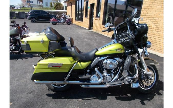 2011 Harley-Davidson® FLHTK Electra Glide® Ultra Limited - Two Tone Opt.