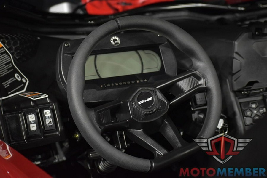 2025 Can-Am Maverick X3 DS Turbo Fiery Red & Hyper Silver