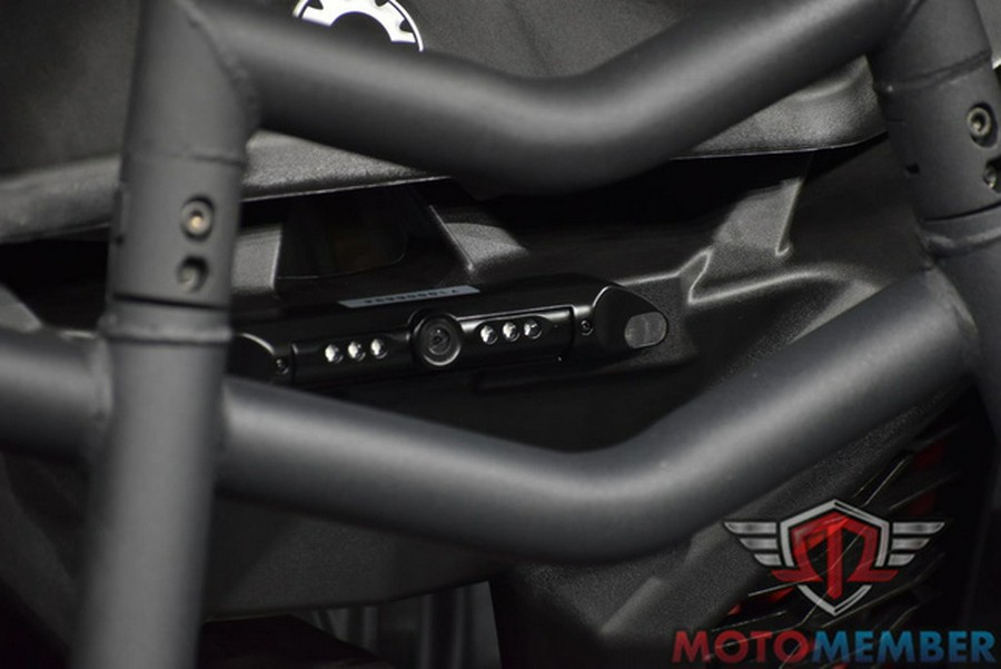 2025 Can-Am Maverick X3 DS Turbo Fiery Red & Hyper Silver