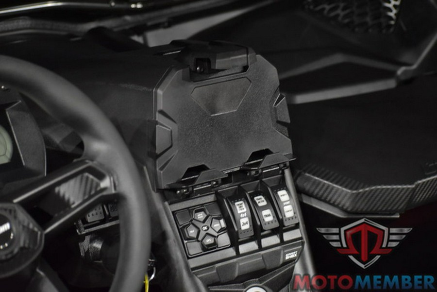 2025 Can-Am Maverick X3 DS Turbo Fiery Red & Hyper Silver