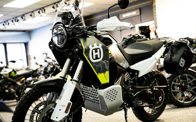 2025 Husqvarna Norden 901 Expedition