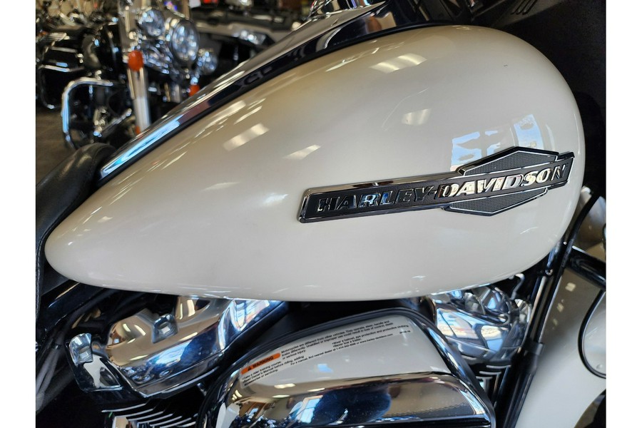 2022 Harley-Davidson® Street Glide FLHX