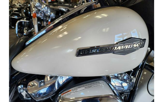 2022 Harley-Davidson® Street Glide FLHX