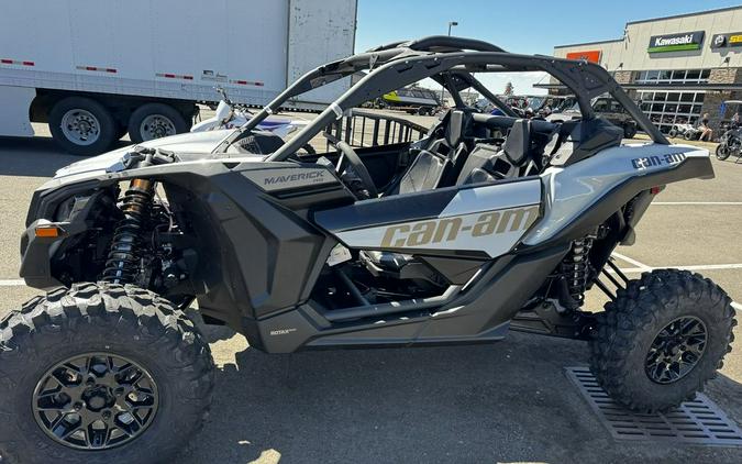 2024 Can-Am® Maverick X3 RS Turbo Catalyst Gray