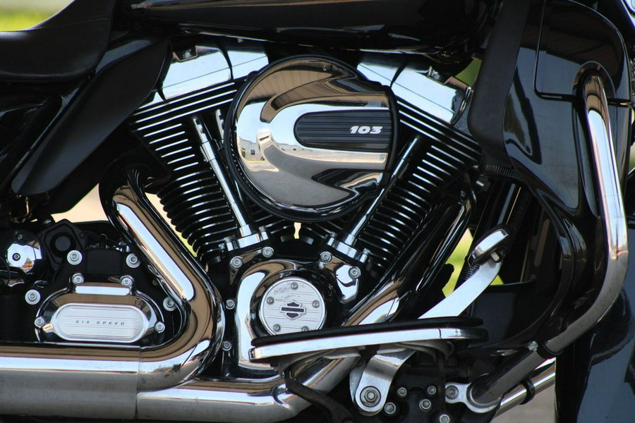 2013 Harley-Davidson® FLHX - Street Glide®