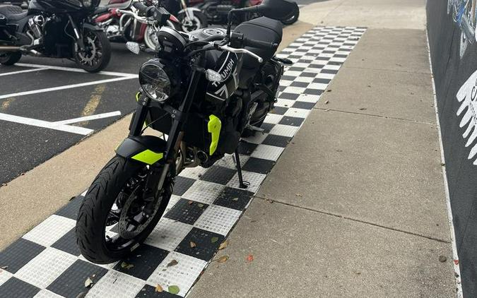 2024 Triumph Trident 660 Jet Black/Triumph Racing Yellow