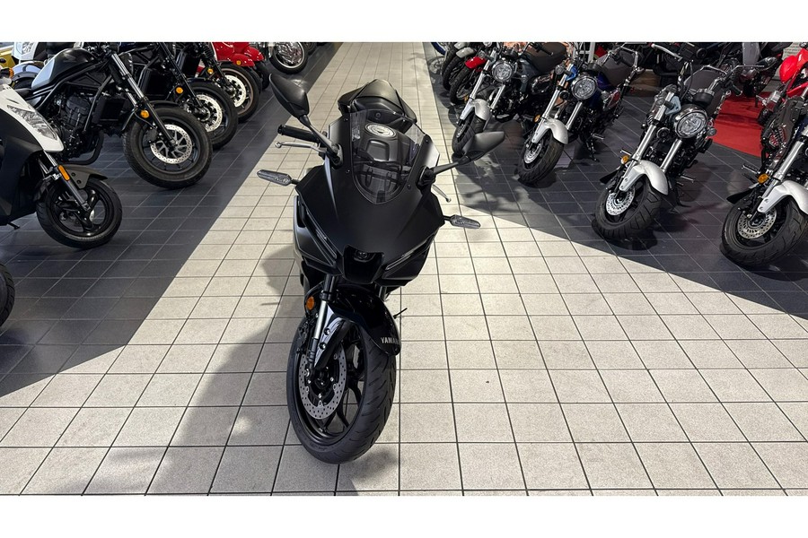 2025 Yamaha YZF-R3 ABS