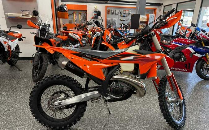 2027 KTM XC 300 W
