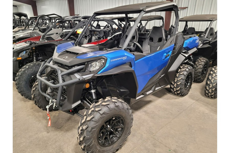 2023 Can-Am Commander XT 700 Blue