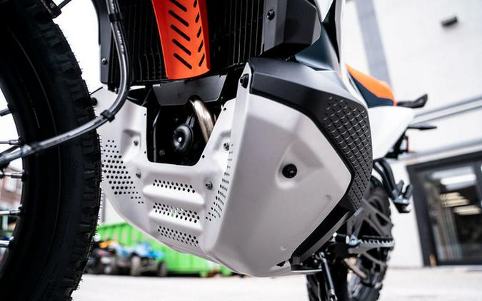 2025 KTM Adventure 890 R