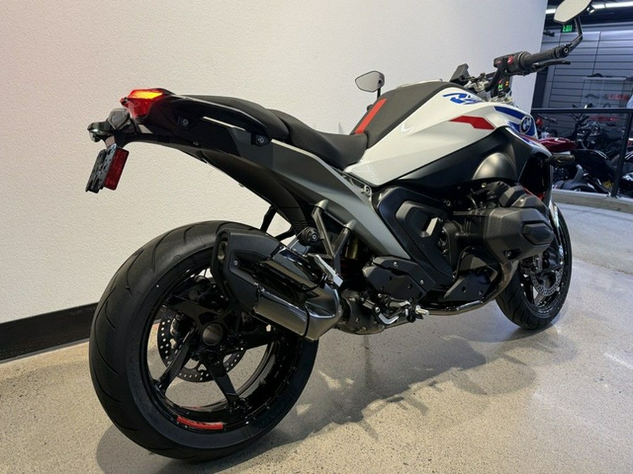 2026 BMW R 1300 R Performance