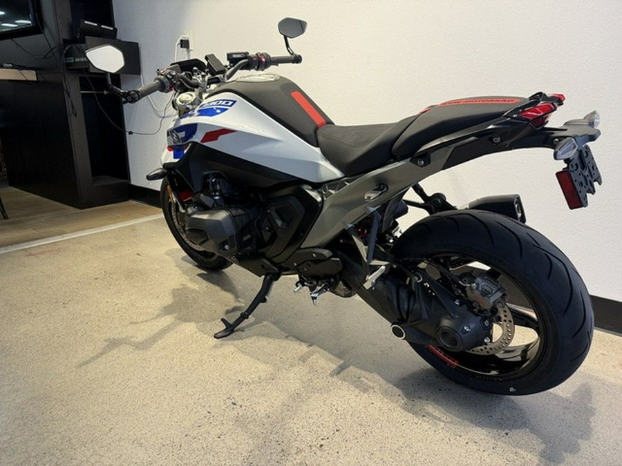 2026 BMW R 1300 R Performance