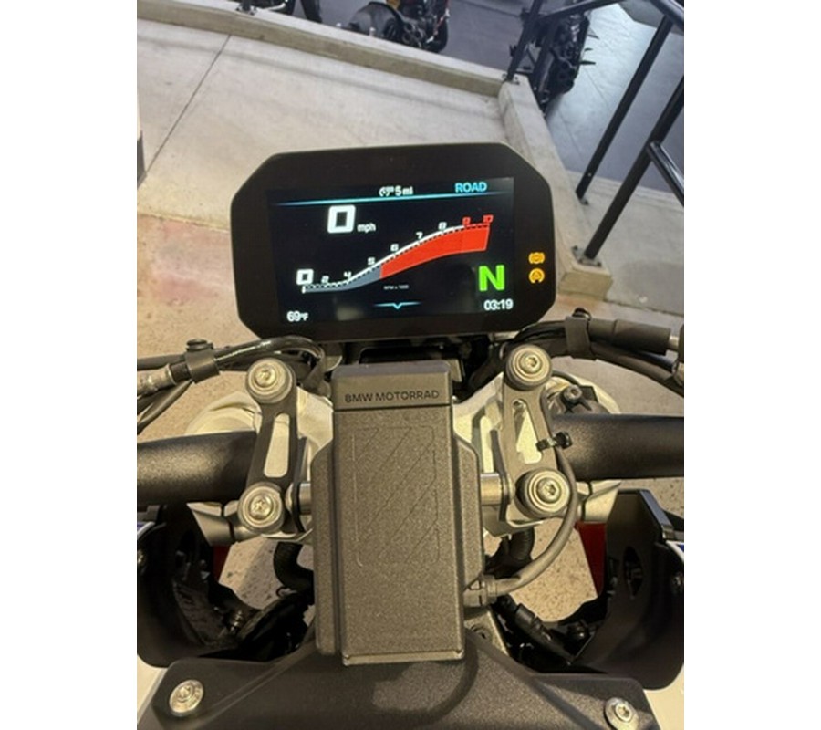 2026 BMW R 1300 R Performance